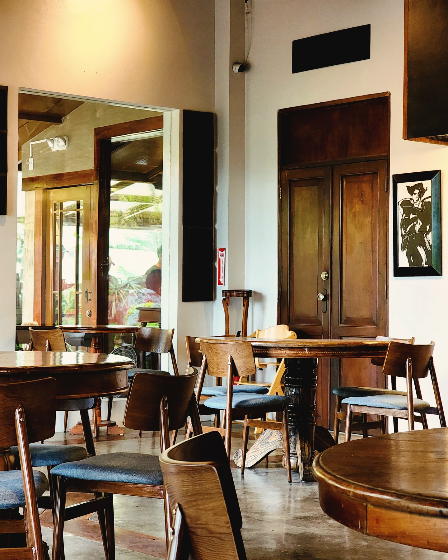 Three Monkeys Brews & Bites, coffee shop laguna